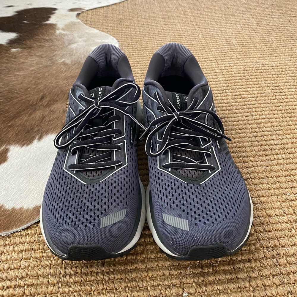 Men’s brooks tennis shoes